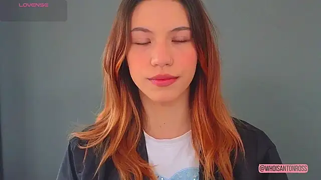 Snapshot of AntonellaaRossii chatting on February 20, 1:22 pm AntonellaaRossii online show from February 20, 1:22 pm