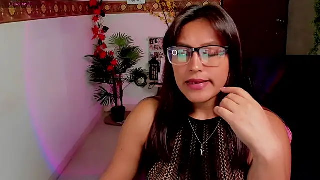 Cameroon-Diaz online show from February 11, 1:49 pm