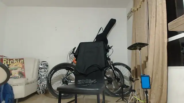 Thomasjons  online show from March 20, 11:53 pm