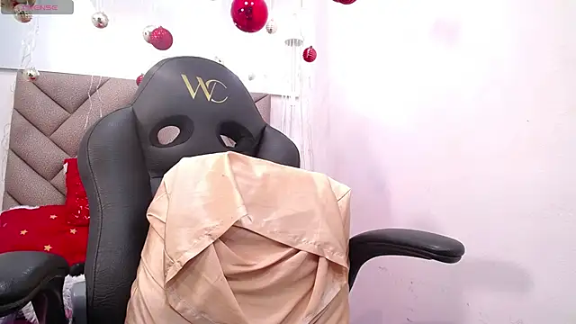 Snapshot of kairadayamai chatting on November 21, 12:04 pm kairadayamai online show from November 21, 12:04 pm