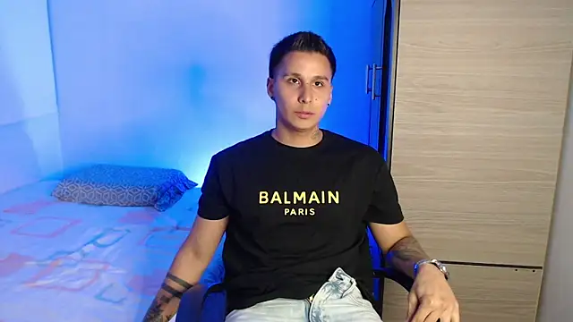 valentinosex1 online show from December 18, 9:21 pm