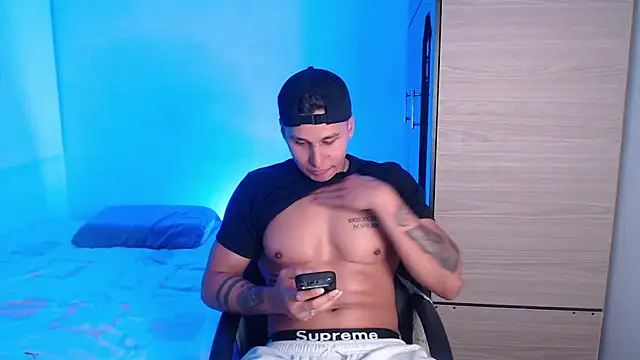 valentinosex1 online show from July 8, 12:59 am