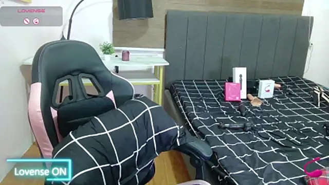 cumwetmebaby online show from May 3, 2:56 pm