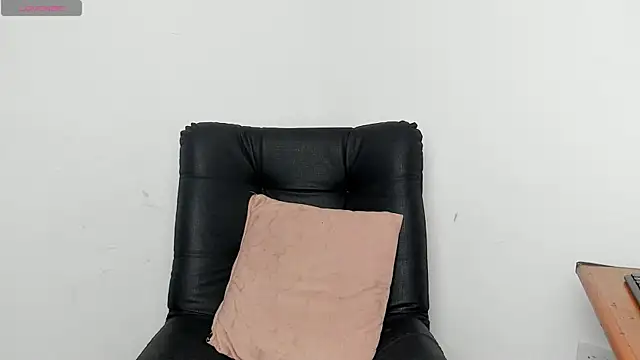 axel davis  online show from December 23, 1:36 am