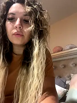 Snapshot of Chicagobabe chatting on September 12, 8:25 am Chicagobabe online show from September 12, 8:25 am