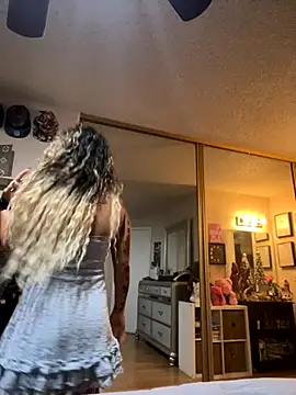 Snapshot of Chicagobabe chatting on September 14, 6:12 am Chicagobabe online show from September 14, 6:12 am