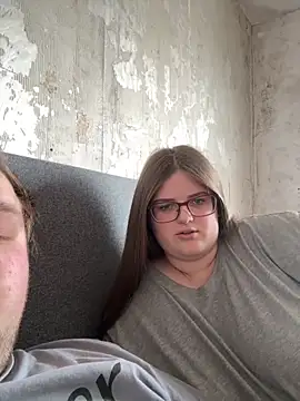 Snapshot of CurvyPaar2 chatting on February 19, 1:40 pm CurvyPaar2 online show from February 19, 1:40 pm