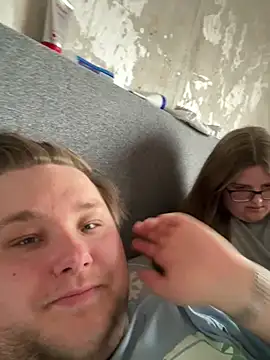 CurvyPaar2 online show from April 2, 11:41 am