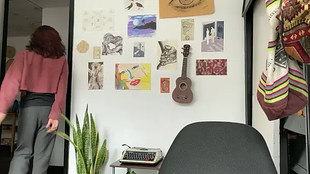 camille delrey online show from February 16, 5:31 pm