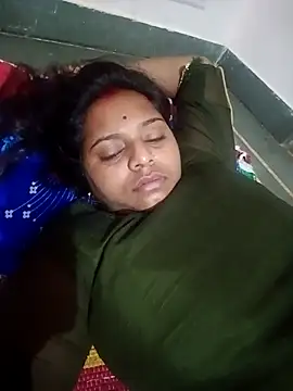 Snapshot of Hot_crety chatting on September 21, 12:23 am Hot crety online show from September 21, 12:23 am