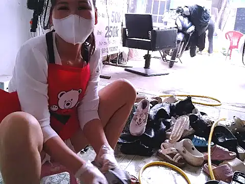 Snapshot of Luna359_ chatting on December 16, 2:27 am Luna359 online show from December 16, 2:27 am