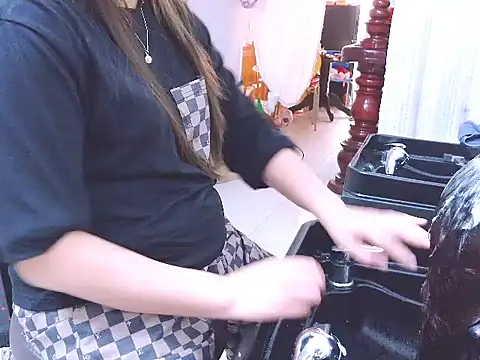 Snapshot of Luna359_ chatting on December 18, 4:07 am Luna359 online show from December 18, 4:07 am