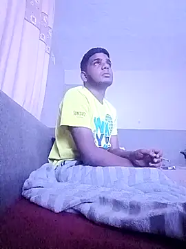 Snapshot of Official_loverboi chatting on October 4, 9:46 pm Official loverboi online show from October 4, 9:46 pm