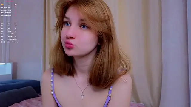 Snapshot of EasterBonney chatting on September 11, 1:49 am EasterBonney online show from September 11, 1:49 am