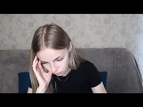 HitGyrl online show from September 18, 8:16 am