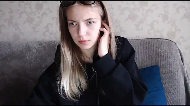 HitGyrl online show from October 4, 2:42 am