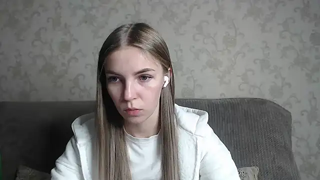 HitGyrl online show from February 26, 12:53 am