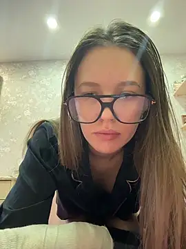 Snapshot of ElliRose chatting on November 29, 7:44 am ElliRose online show from November 29, 7:44 am