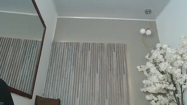 Michellee 20 online show from September 27, 2:00 pm