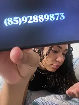 jhennyfer online show from February 5, 5:01 am