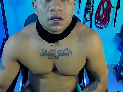 Snapshot of zeus_7777 chatting on November 16, 8:53 am zeus 7777 online show from November 16, 8:53 am