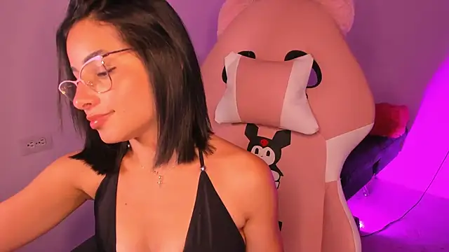 Snapshot of samara18_18_ chatting on November 5, 4:56 am samara18 18 online show from November 5, 4:56 am