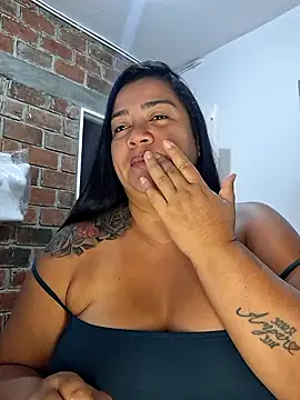 Snapshot of NARNYALABELLA chatting on October 2, 11:50 am NARNYALABELLA online show from October 2, 11:50 am