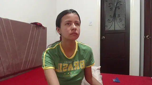 nathaly jones  online show from December 15, 12:31 pm