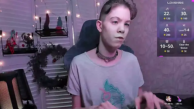 aestheticbeing online show from December 14, 12:10 pm