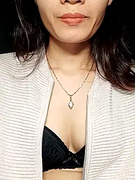 Hinna x online show from November 3, 8:54 pm