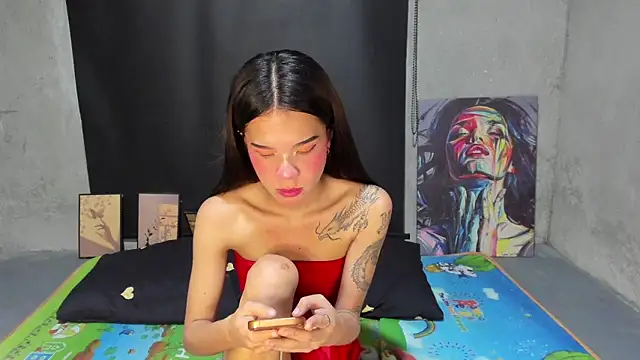 Colette Thompson online show from March 11, 1:06 pm