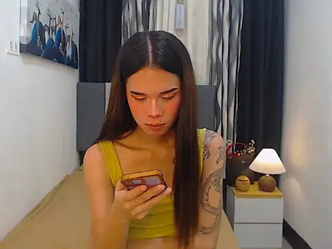 Colette Thompson online show from April 22, 12:50 pm