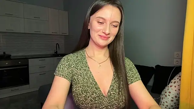 Luna Raee online show from November 3, 2:07 pm