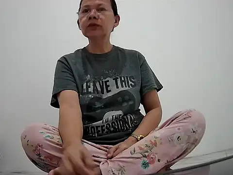 Hotzoey16 online show from March 9, 10:03 pm