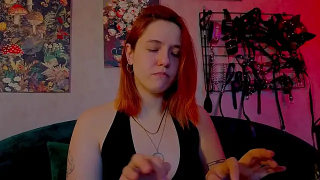 Snapshot of the_high_priestess chatting on April 20, 4:59 am the high priestess online show from April 20, 4:59 am