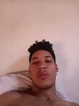 Snapshot of RuiMaddoox chatting on January 7, 1:46 pm RuiMaddoox online show from January 7, 1:46 pm