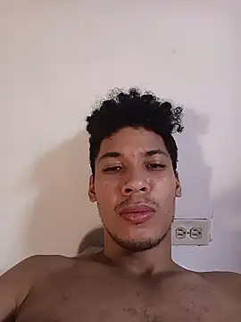 Snapshot of RuiMaddoox chatting on January 9, 12:52 pm RuiMaddoox online show from January 9, 12:52 pm