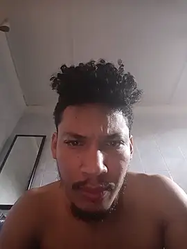 Snapshot of RuiMaddoox chatting on March 1, 2:52 pm RuiMaddoox online show from March 1, 2:52 pm