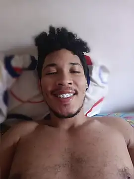 Snapshot of RuiMaddoox chatting on March 29, 1:22 pm RuiMaddoox online show from March 29, 1:22 pm