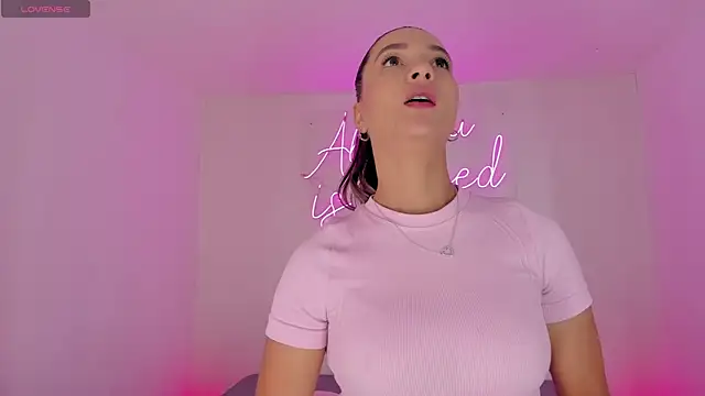 Snapshot of aleksandramiller_ chatting on September 25, 12:42 pm aleksandramiller online show from September 25, 12:42 pm