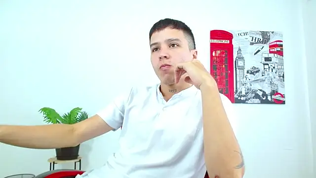 Cumandres18 online show from November 27, 2:19 pm