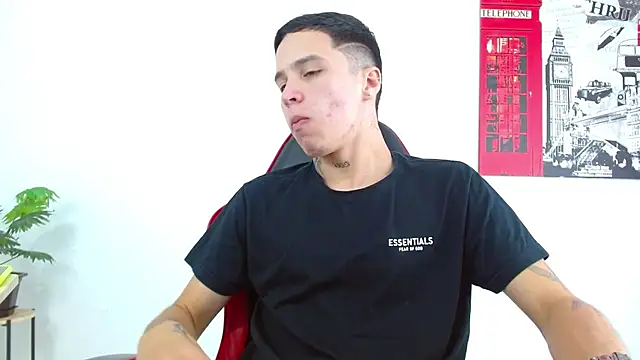 Cumandres18 online show from February 10, 3:27 pm