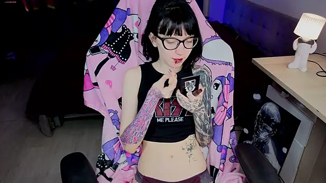 Snapshot of HazelTompson chatting on March 14, 7:25 am HazelTompson online show from March 14, 7:25 am