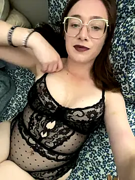 Snapshot of NaughtyNerdyWifey chatting on November 12, 5:19 am NaughtyNerdyWifey online show from November 12, 5:19 am