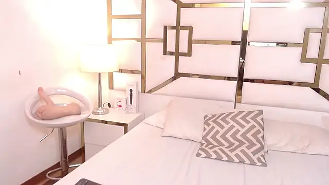 AnniieCarther online show from October 21, 11:55 am