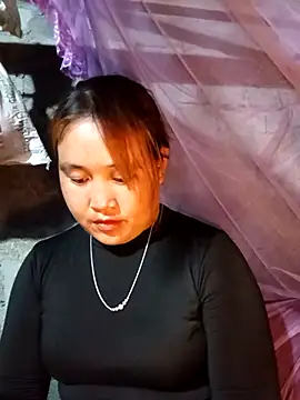 Snapshot of tthun1 chatting on April 5, 1:08 pm tthun1 online show from April 5, 1:08 pm