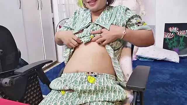 MichiLovely online show from November 7, 10:32 pm