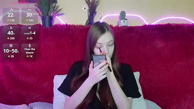 AliceHaris online show from December 3, 1:24 am