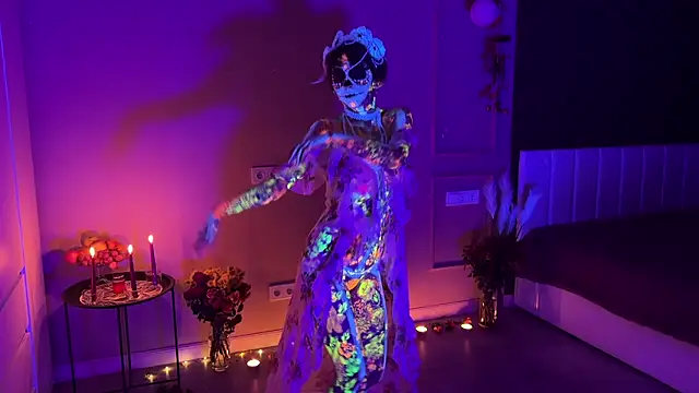 daniellia  online show from November 1, 3:03 pm