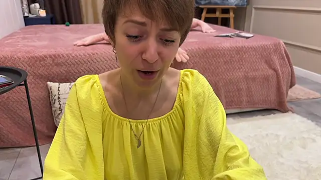 daniellia  online show from December 1, 2:55 pm